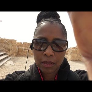 Meet your Posher, Fafaythe